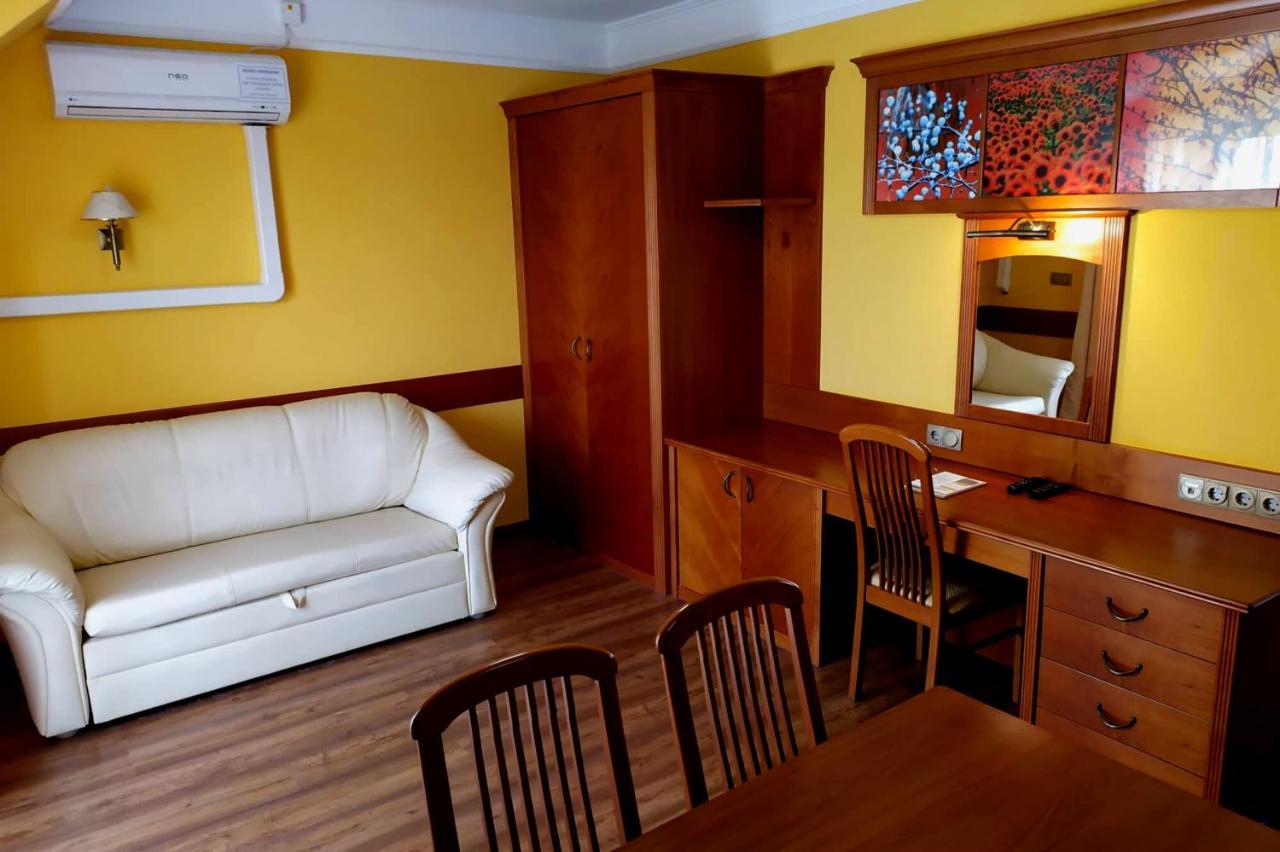 Az Idill Otel Cserszegtomaj Dış mekan fotoğraf