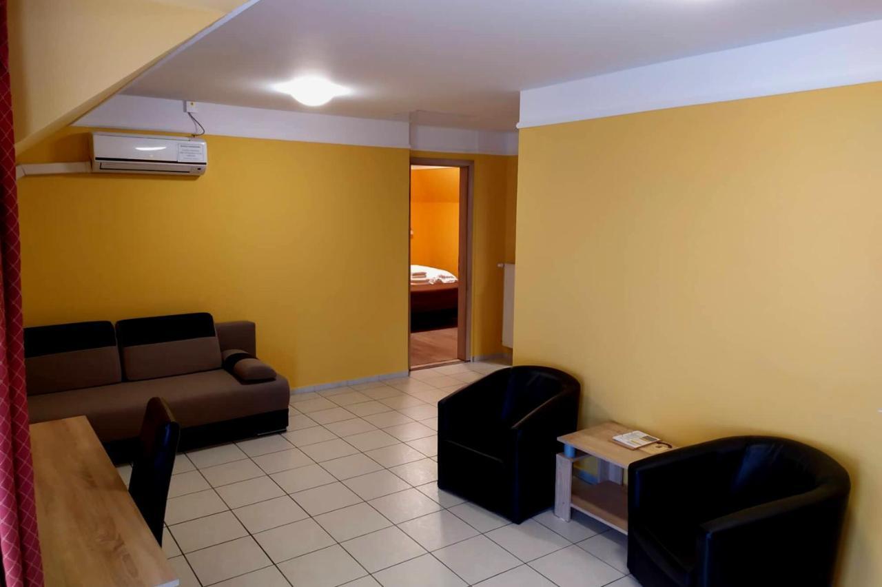 Az Idill Otel Cserszegtomaj Dış mekan fotoğraf